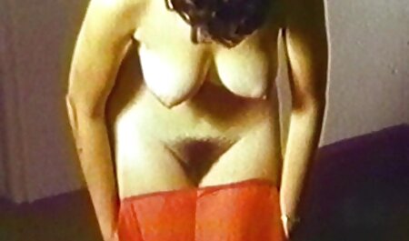 Slut Whore se produisant au Bordello. extrait film porno amateur